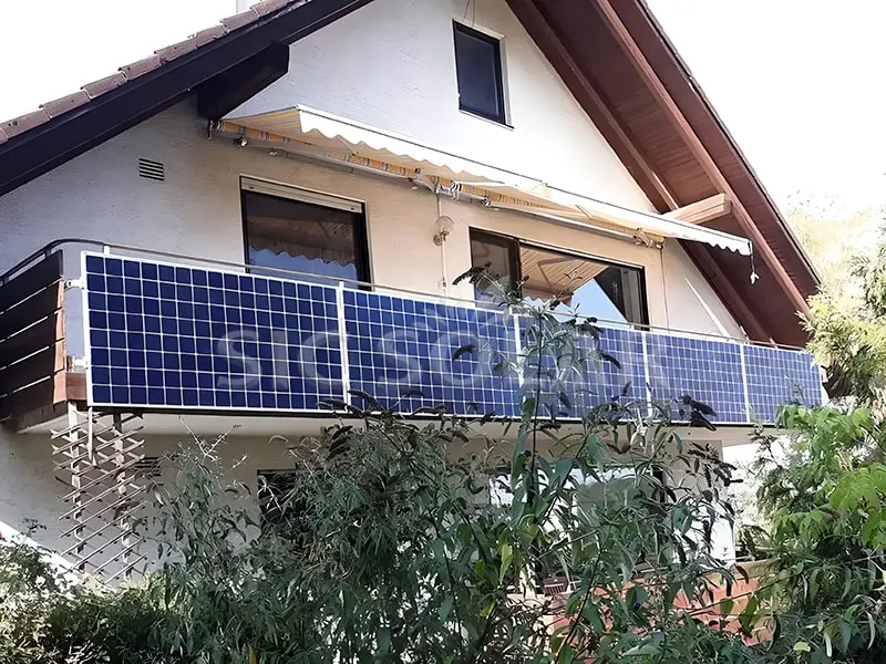Suporte de varanda solar de 2,5 kW na Dinamarca